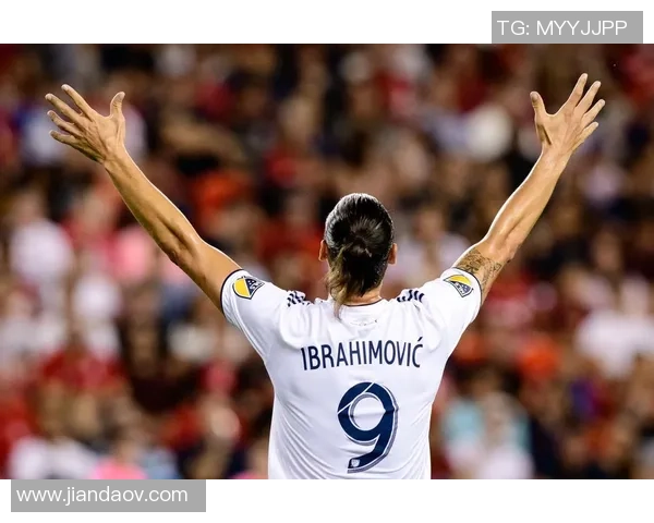 全屏足球明星背影壁纸尽显运动魅力与个性风采的视觉盛宴